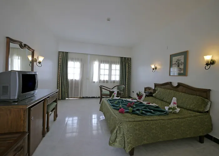 Resort Happy Life Village 4*